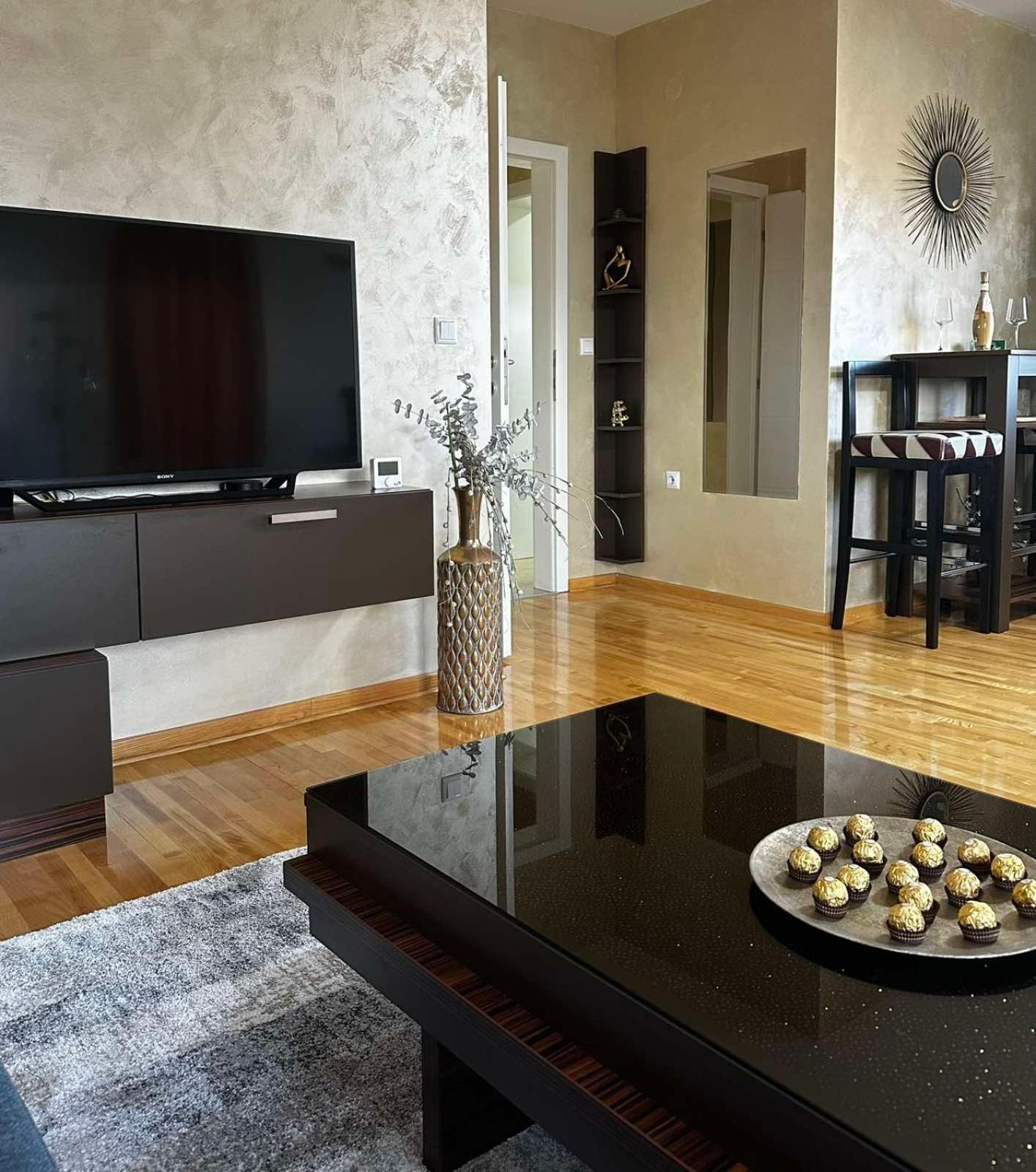 L&D Apartman Kruševac Zewnętrze zdjęcie